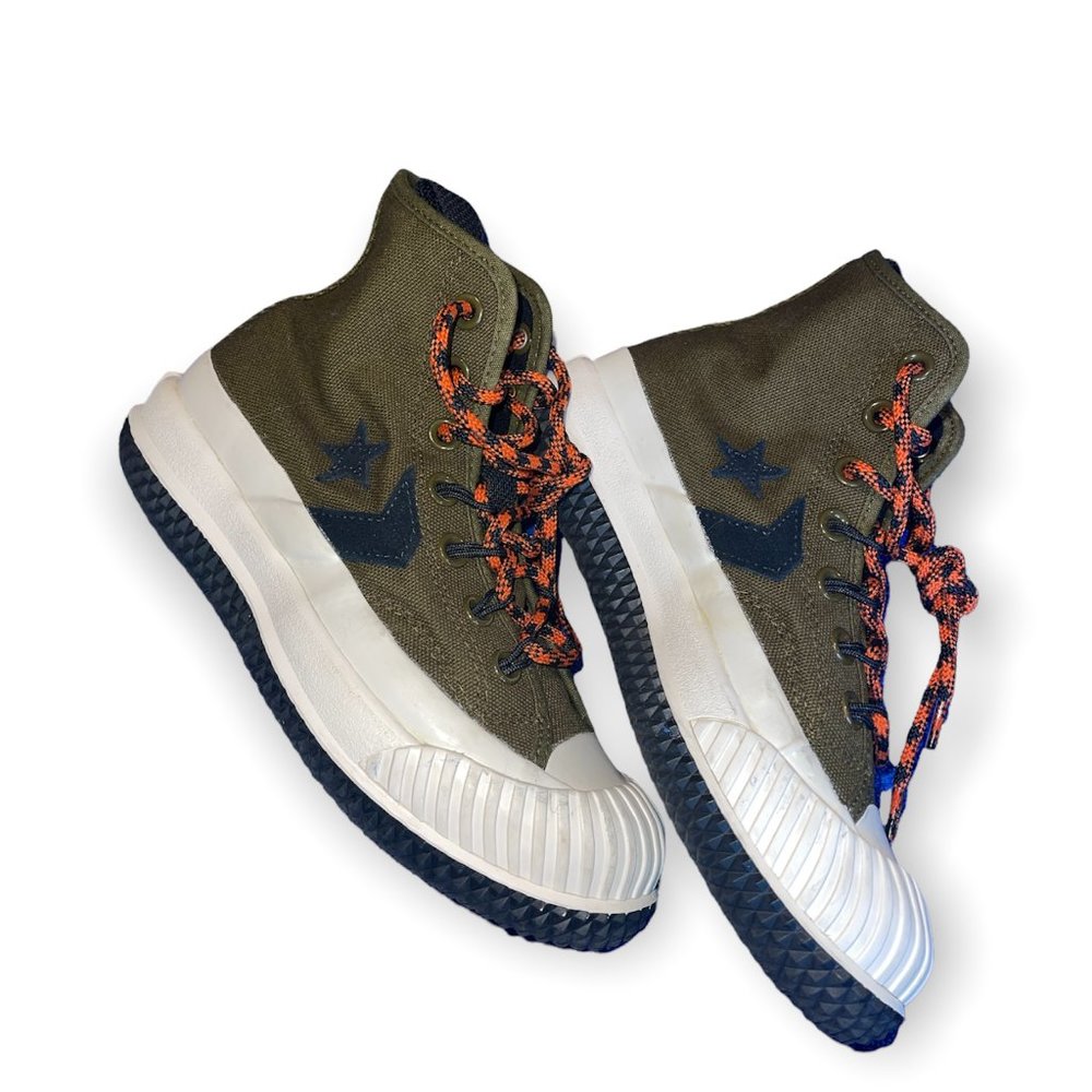 Converse Green Hightop with Orange/Black Shoe laces Platform